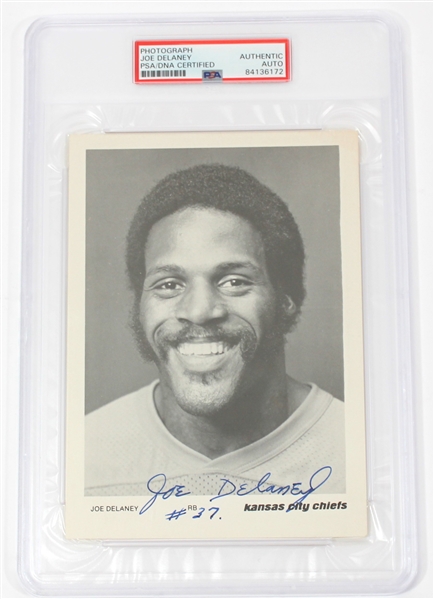 Joe Delaney Signed Chiefs Photo Card PSA Encapsulated 