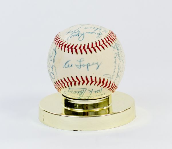 1961 Chicago White Sox Team Signed Baseball (29 Sigs)