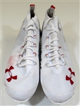 2018 Kareem Hunt Chiefs GU & Signed Cleats & Gloves