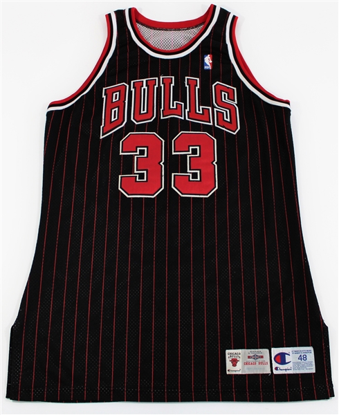 Scottie Pippen Game Used 1995-96 Chicago Bulls Jersey - Miedema Letter